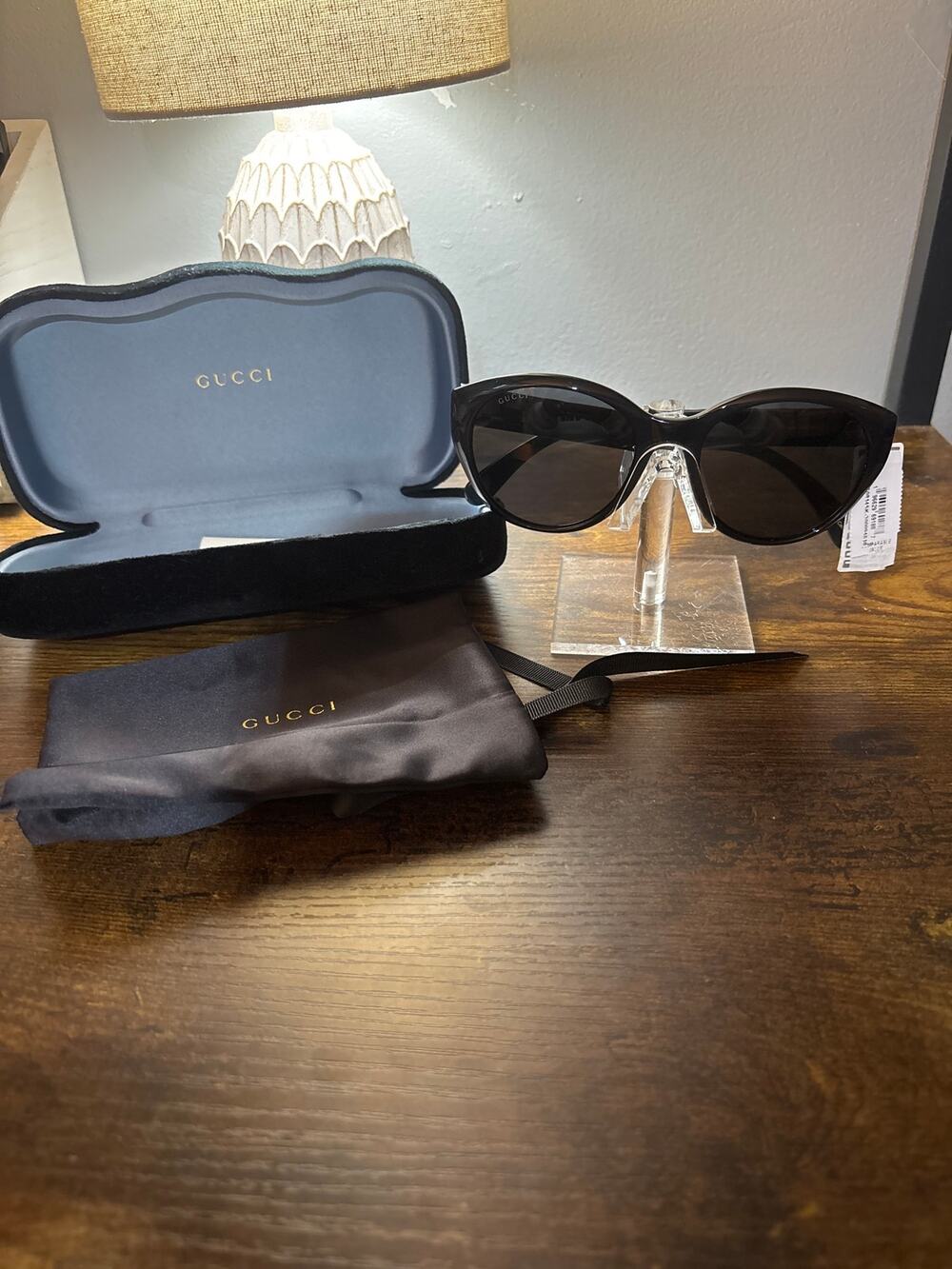 NWT-Gucci GG0814SK Matelassé Cat-Eye Sunglasses & Black Hard Case Set